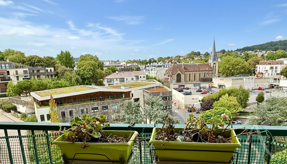 exclusivité Appartement Chaville centre ville 4 pièces ascenseur Dernier étage avec vue panoramique Balcon Parking cave