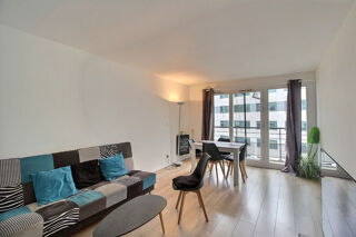 Vente Appartement Appartement  3 pièces 64.34 m2 double exposition, avec deux balcons et un parking couvert Massy