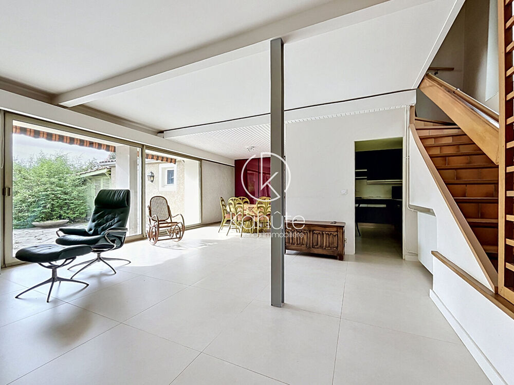 à vendre  Maison Saint-Cyr-au-Mont-d'Or (69450)