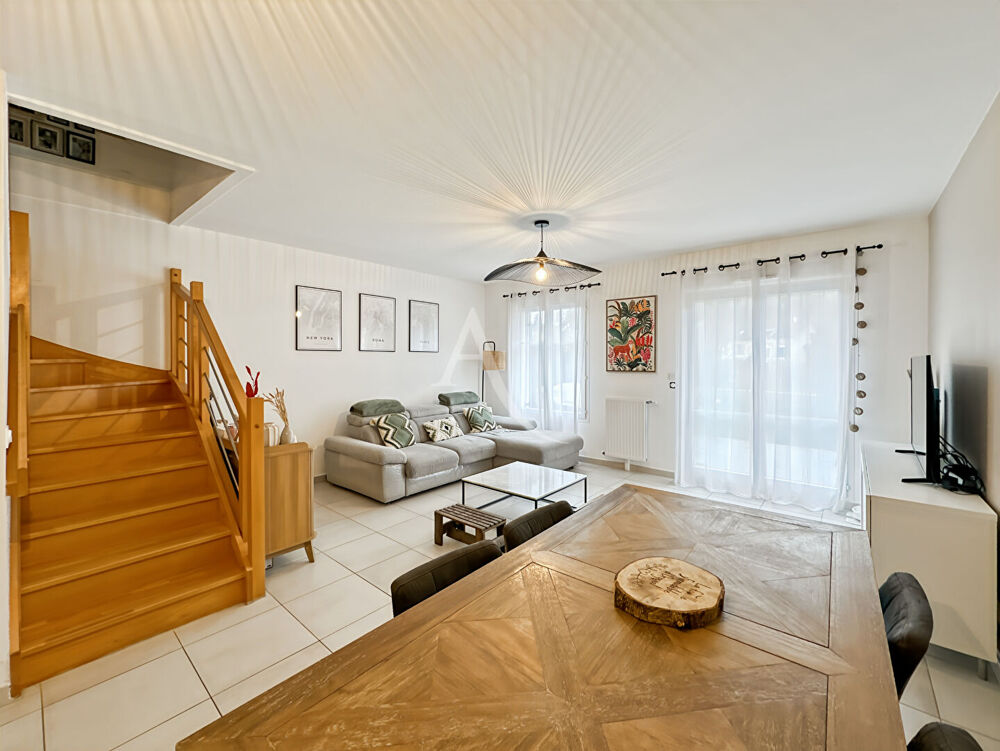Vente Maison Maison Orgeval 5 pièce(s) 93.79 m2 Orgeval