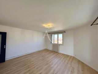  Appartement à louer 3 pièces 70 m²