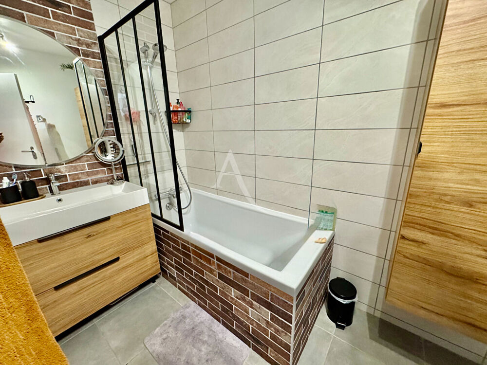Vente Appartement APPARTMENT T3 POITIERS CENTRE PARKING TERRASSE ET CAVE Poitiers