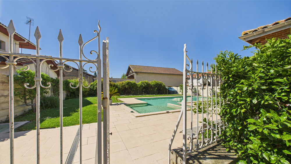 Propriété de caractère, 3 bâtisses, idéal activité touristique
