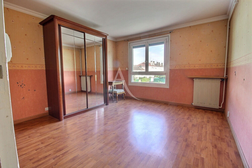 Vente Appartement Appartement 4 pièces de 85 m² avec grand balcon et faibles charges Maurepas