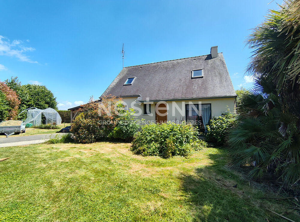 Maison dans le bourg de PLUHERLIN