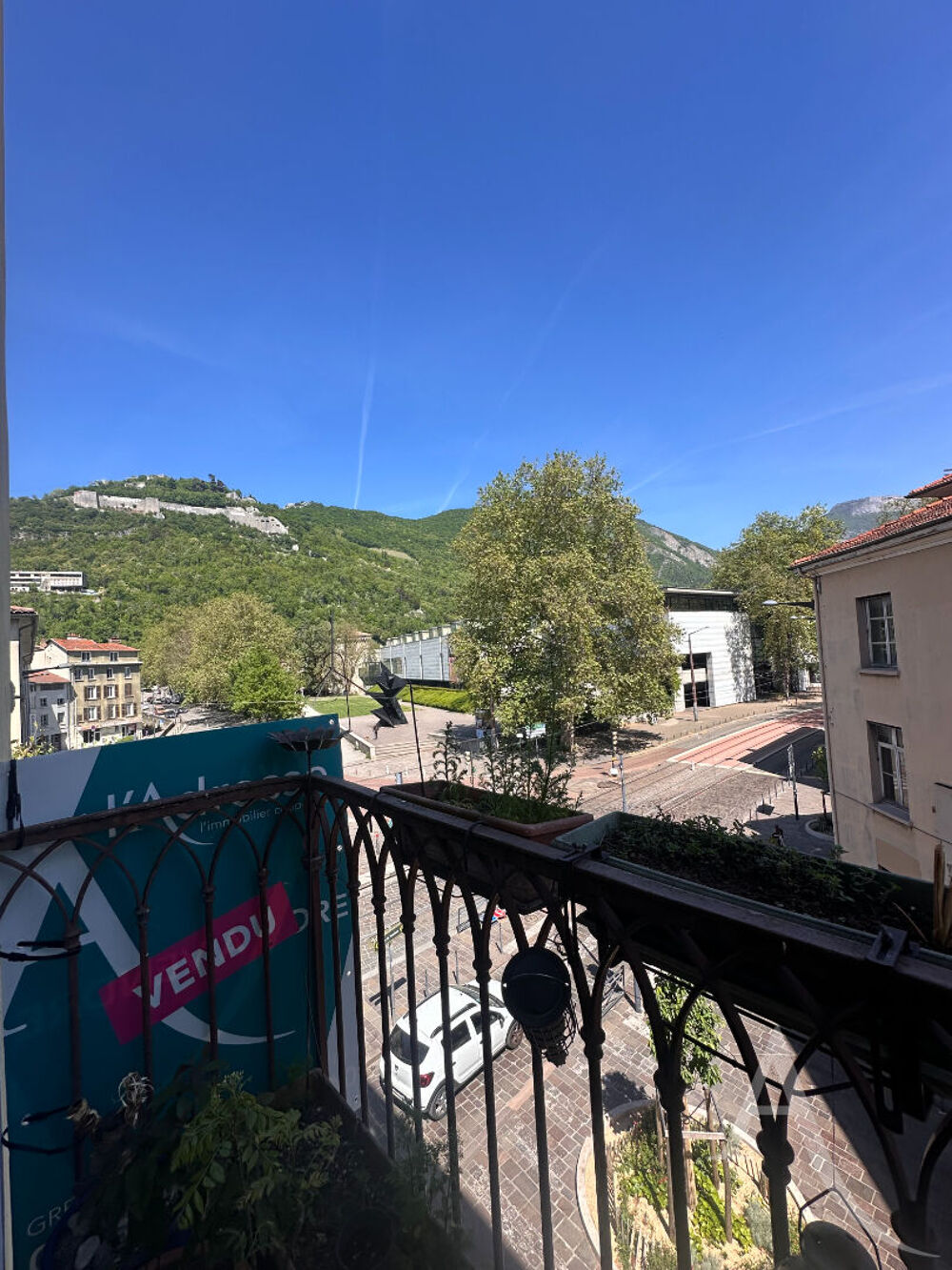 Appartement Musée de Grenoble 4 pièces 105.22 m2 3 chambres balcon