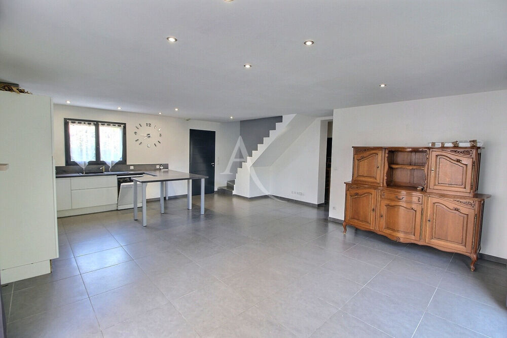 Vente Maison SAINT NAZAIRE - VILLA RECENTE DE 2014 SUR 3 FACES,100 M2 HABITABLES ET PARCELLE DE 250 M2 Saint-nazaire