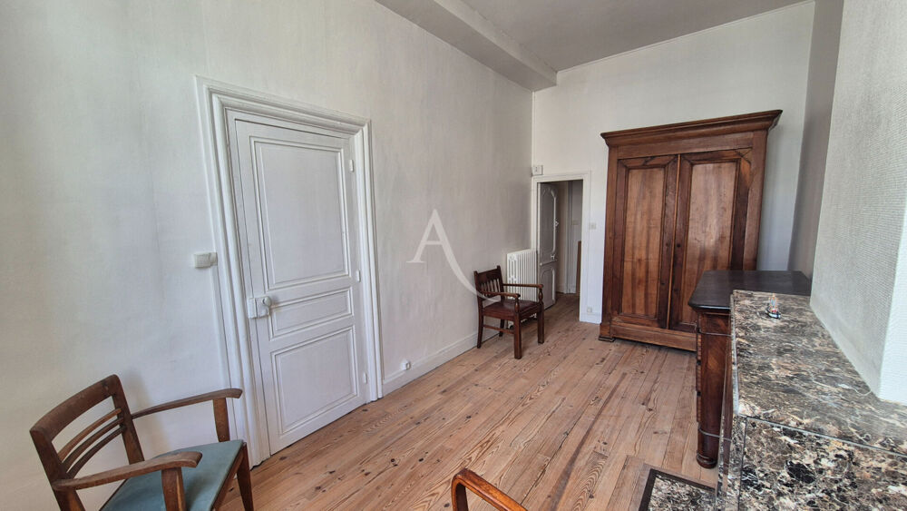 Vente Appartement Appartement à vendre Rochefort centre-ville . Proche Place Colbert . Grenier aménageable Rochefort