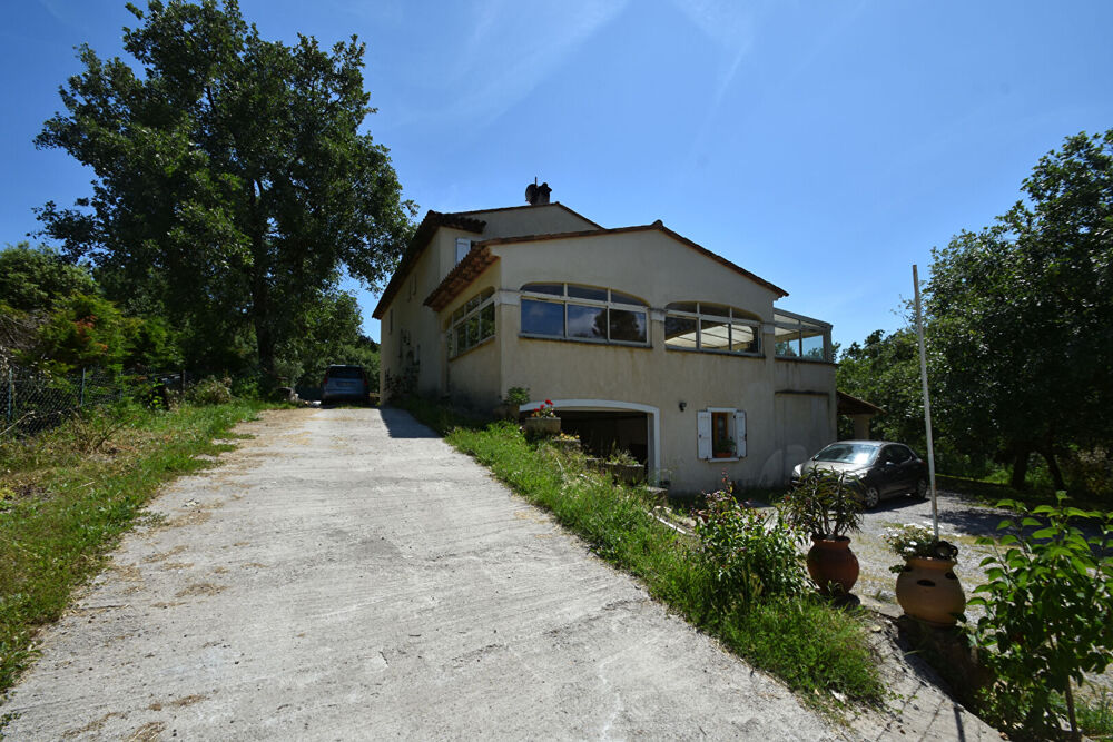 Vente Maison Maison Saint-paul-en-forêt 7 pièce(s) 210 m2 avec appatement T2 en location Saint paul en foret