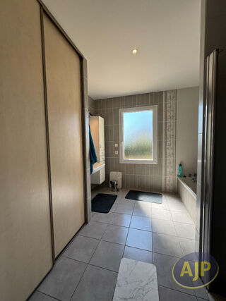  Maison à louer 3 pièces 106 m²