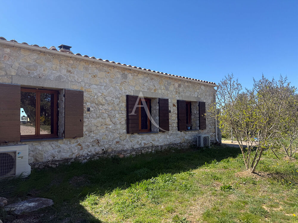 VILLA AU CALME DE BEAUX VOLUMES POSITION DOMINANTE VUE SUR LA NATURE