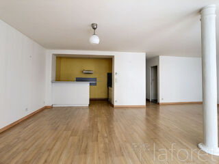  Appartement à louer 3 pièces 104 m²