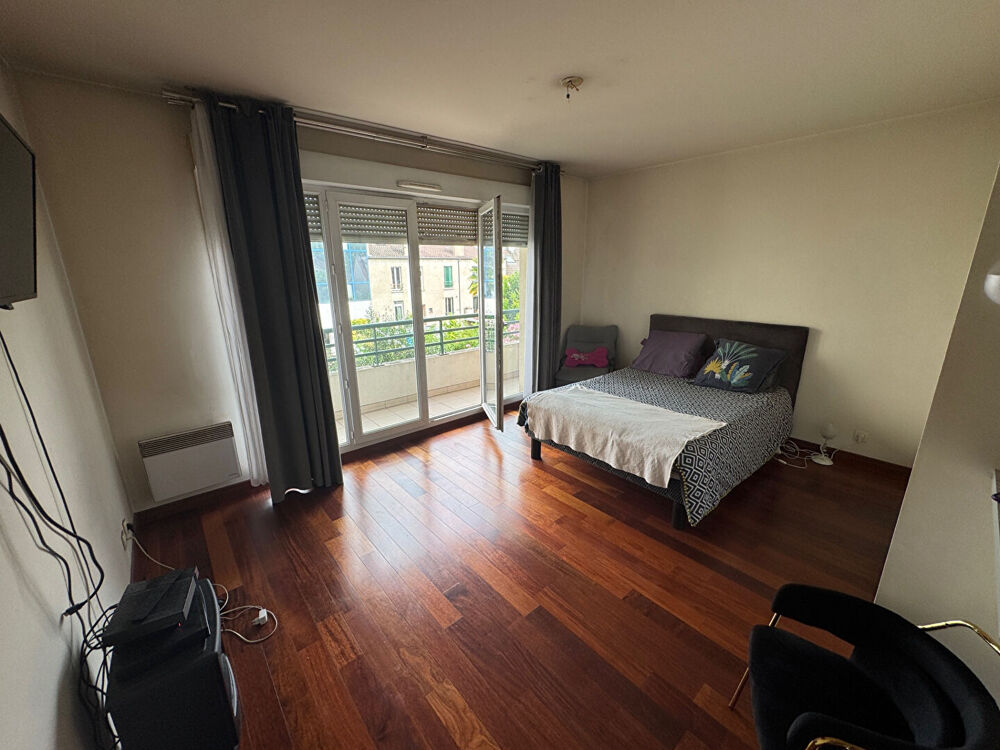 Location Appartement ALFORTVILLE QUARTIER DES FLEURS - Studio 27m2 avec balcon et cave Alfortville