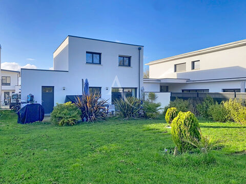   Maison Montreuil Juigne 6 pièce(s) 110 m2 Maison - 6 pièce(s) - 110 m²