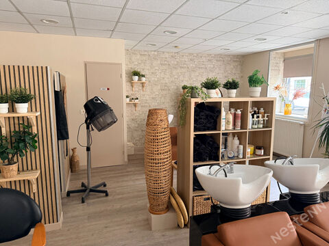  Local commercial à vendre au centre de Fontaines - Opportunité d'investissement 