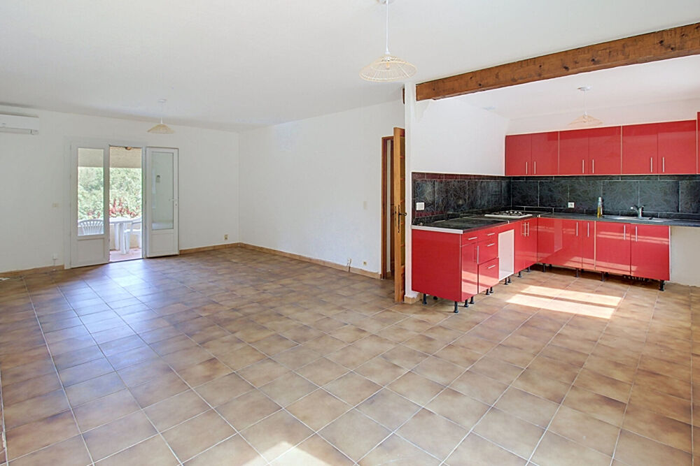 Vente Maison Maison Lorgues de 162 m2 avec piscine 10x6  et garage sur un terrain de 7567m2 Lorgues