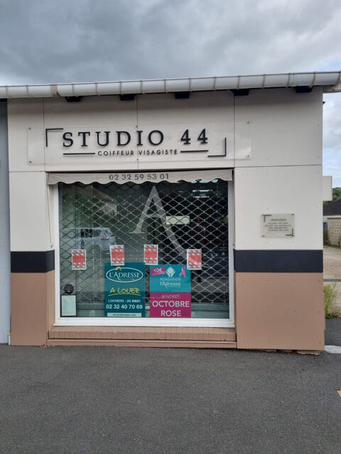 Local commercial Acquigny 38 m2 700 27400 Acquigny