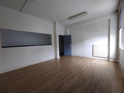   Artigues Pres Bordeaux: A louer bureau N° 16B de 22 m2 