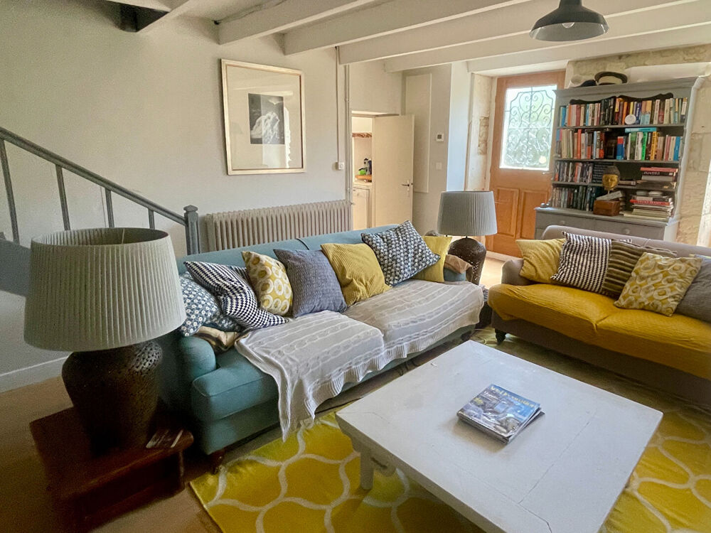 Maison et maison d'amis en centre ville LOULAY, tout à l'égout