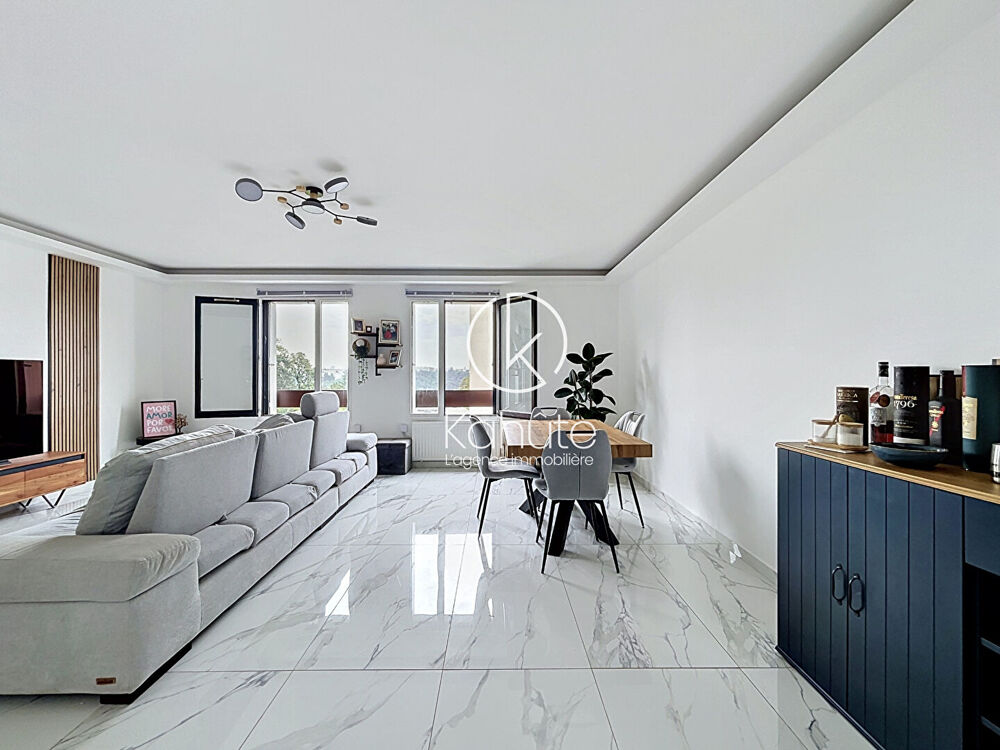 Vente Appartement Idéalement situé, Appartement refait à neuf, en duplex au dernier étage, 107,48 m2, 5 pièces, 4 chambres - Lyon 9 - Quartier Sai Lyon 9