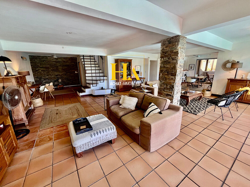 � vendre  Maison Saint-Pierre (97410)