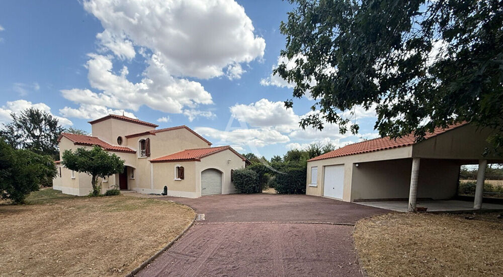 Maison 7 pièces 176 m² · à Aubigny les Clouzeaux · 176 m² · 439 900 €