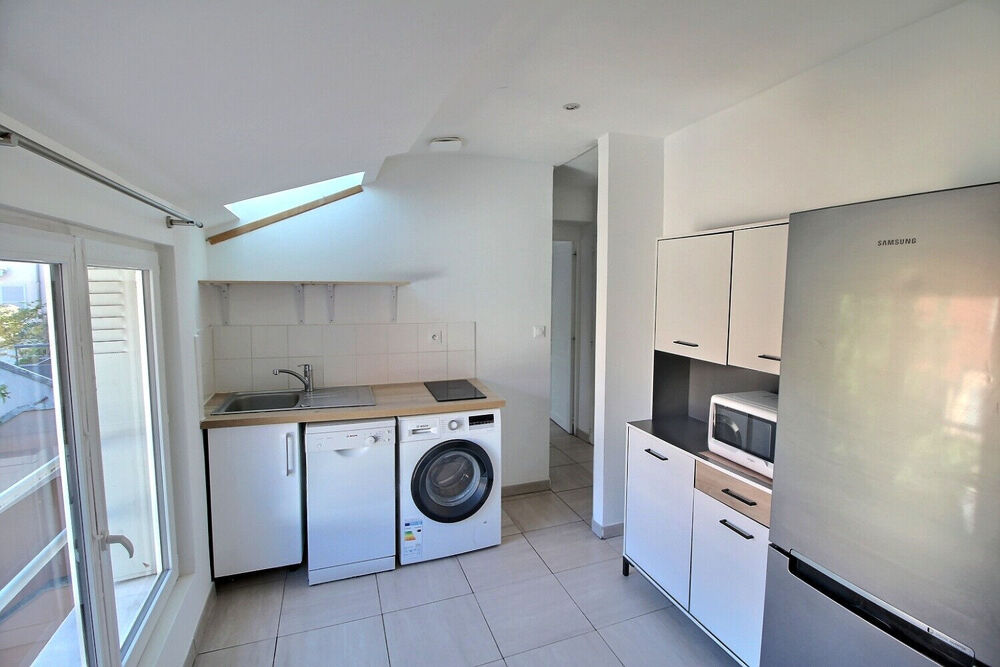 Appartement F2 plein centre ville de MASSY - 28,14m² - au calme