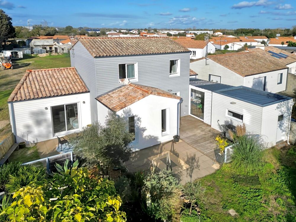Maison T4 + studio indépendant + bureau