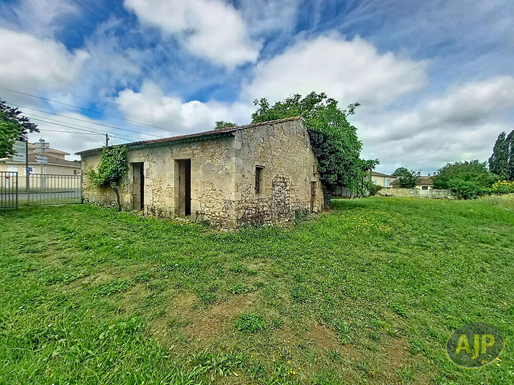 Vente Parking/Garage Maison avec terrain à bâtir d'environ 3763m² ! Lesparre medoc
