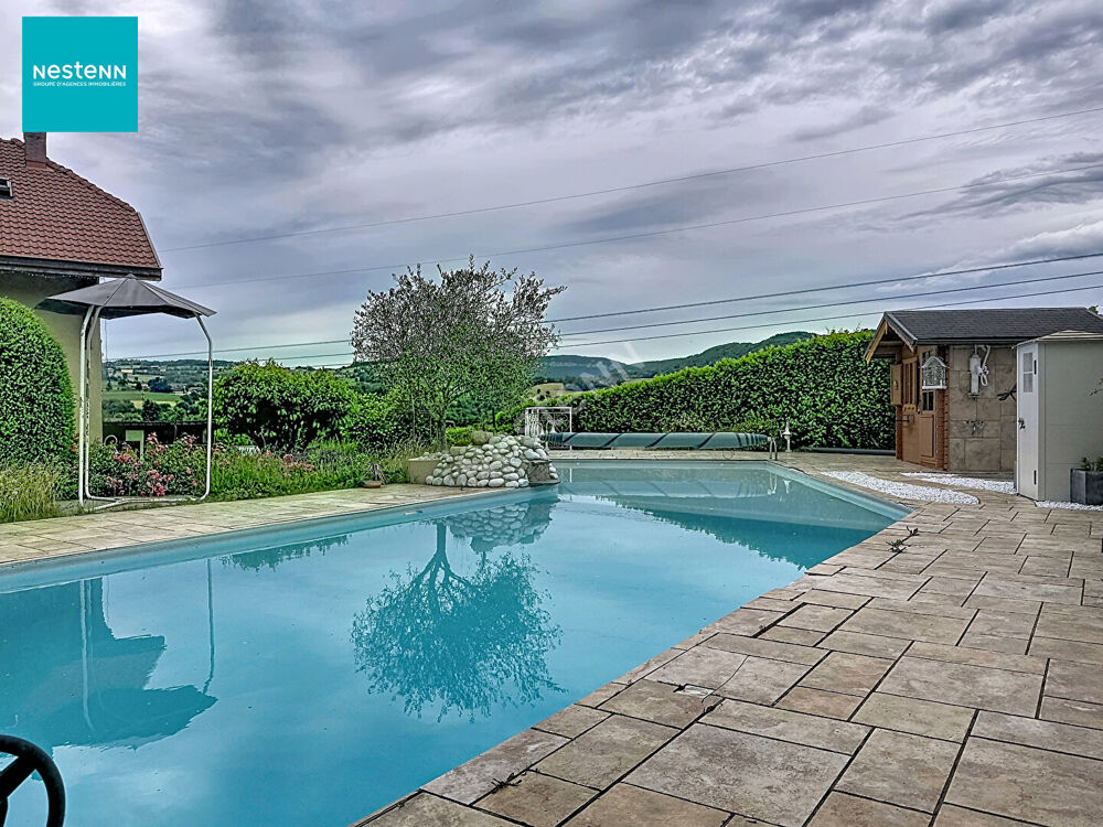 ETERCY _ Maison 9 pièces de 380 m², terrain de 900 m² avec piscine, jardin et garage double, à vendre