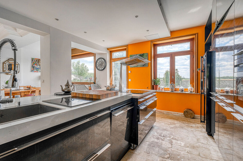 Vente Maison Propriété de caractère avec deux maisons sur plus de 4 700 m² de terrain à Jossigny (77) Jossigny