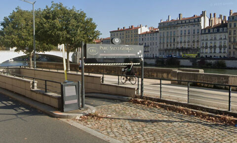  Parking / Garage � louer 