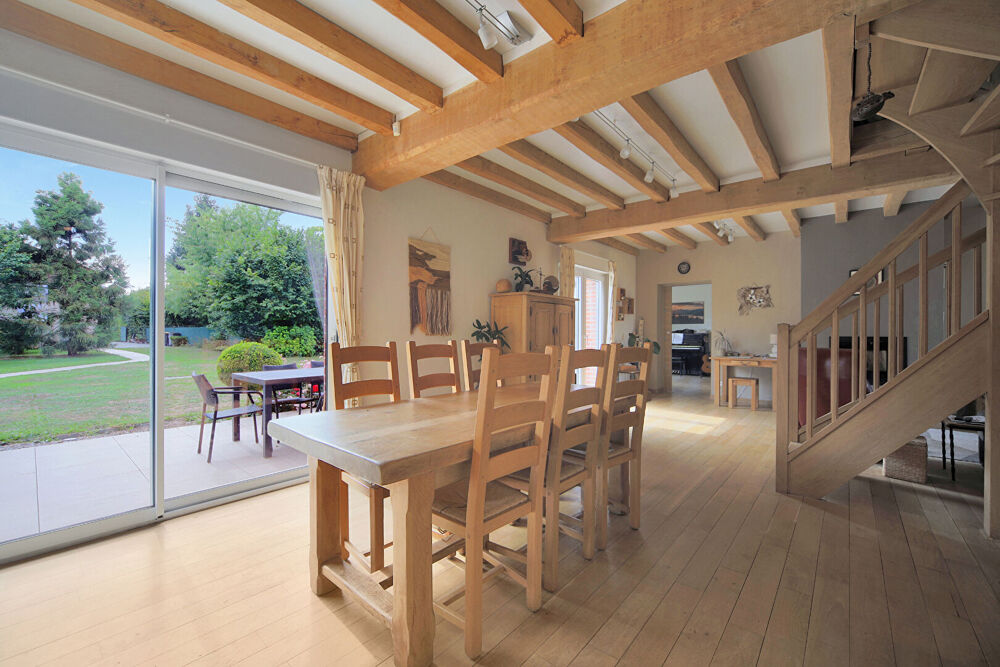 Vente Maison Semi plein pied individuel, beau jardin et grand hangar avec piscine Aix en pevele