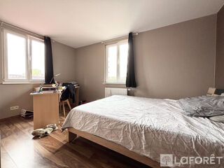  Appartement à louer 3 pièces 100 m²