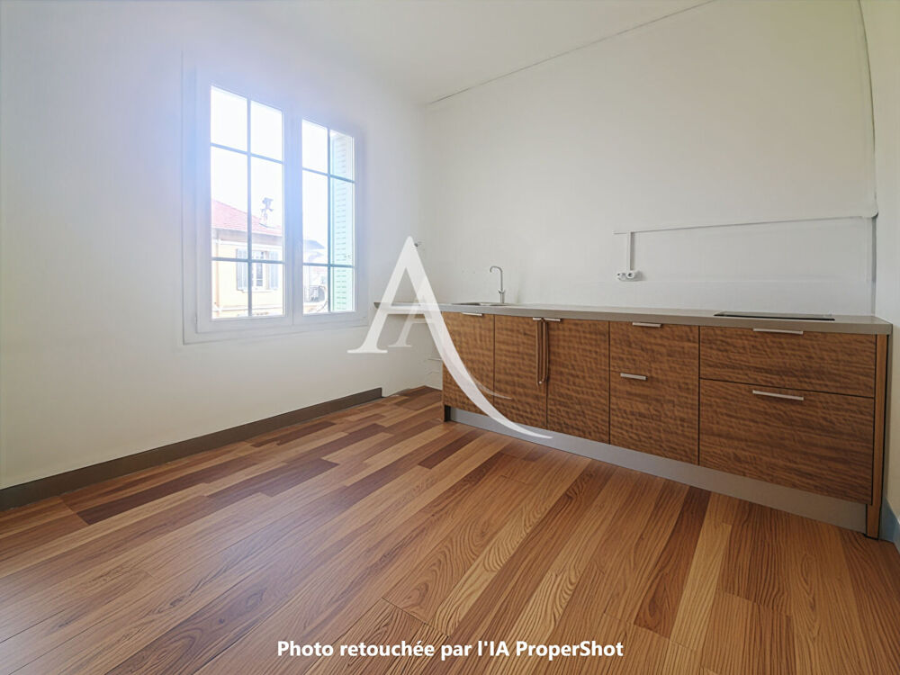 Vente Appartement Appartement Cannes 2 pièces 52.11 m² _ A deux pas de la rue d'Antibes _ Style bourgeois _ Ascenseur Cannes
