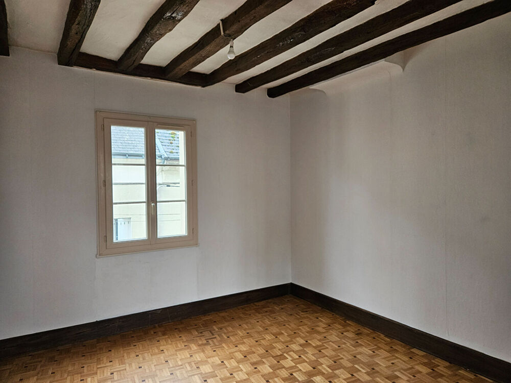 Appartement rénové à louer en plein centre ville de Sainte Maure