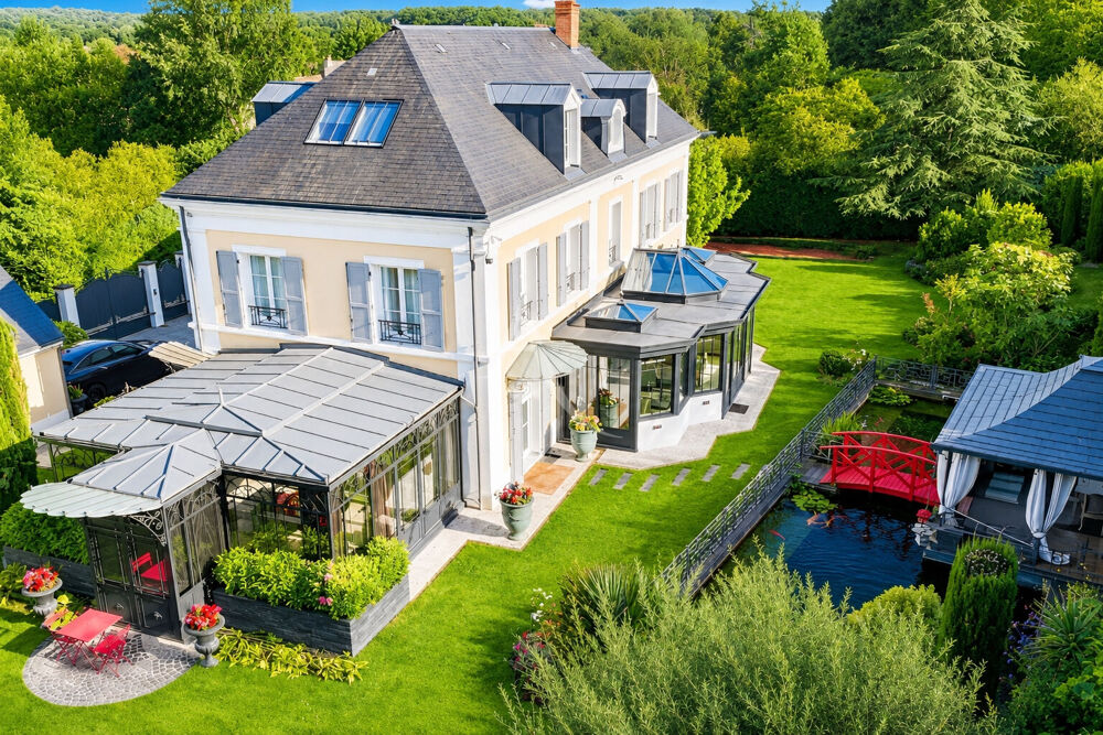 Maison 10 pièces 366 m² · à Magny le Hongre · 366 m² · 2 950 000 €