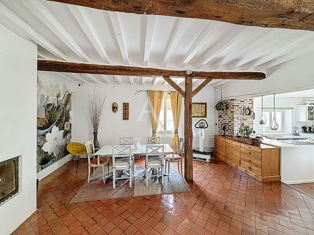 Vente Maison Demeure de charme située à Bassevelle - 260 m2 - pièce de vie de 100 m2 - 4 chambres - piscine couverte - garage et nombreux sta La ferte sous jouarre