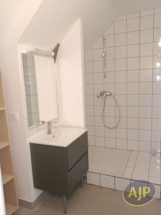  Appartement à louer 3 pièces 72 m²