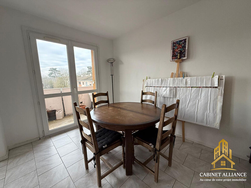 Vente Appartement À vendre : Appartement 4 pièces à Saint Fargeau Ponthierry Saint fargeau ponthierry