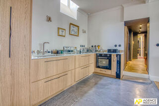 Vente Appartement Versailles, Notre-Dame, appartement 5 pièces 105 m² carrez  situé au premier étage d'un immeuble ancien Versailles