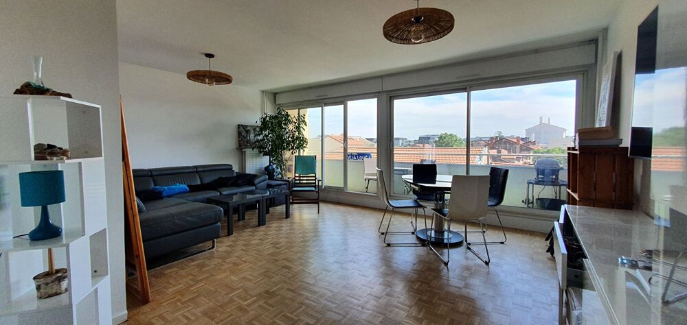 Location Appartement Appartement meublé avec balcon - 2 pièces - 65 m² - Villeurbanne (69100) Villeurbanne
