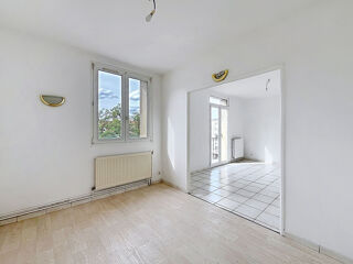  Appartement à louer 2 pièces 55 m²