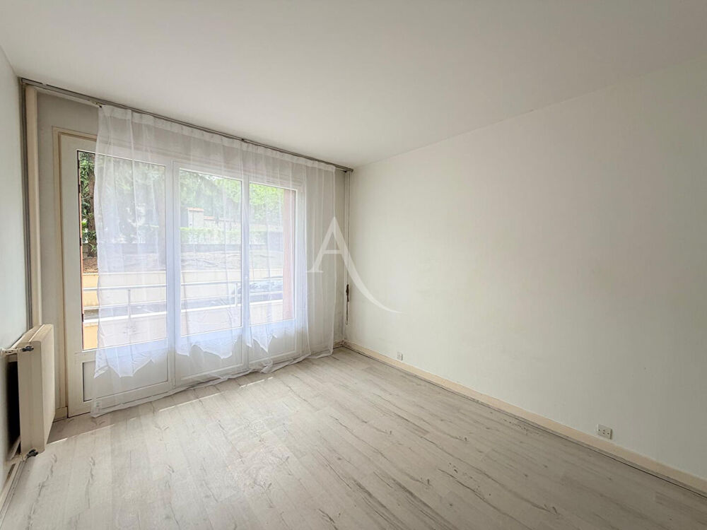 Location Appartement TYPE 2, REIMS - POMMERY Reims
