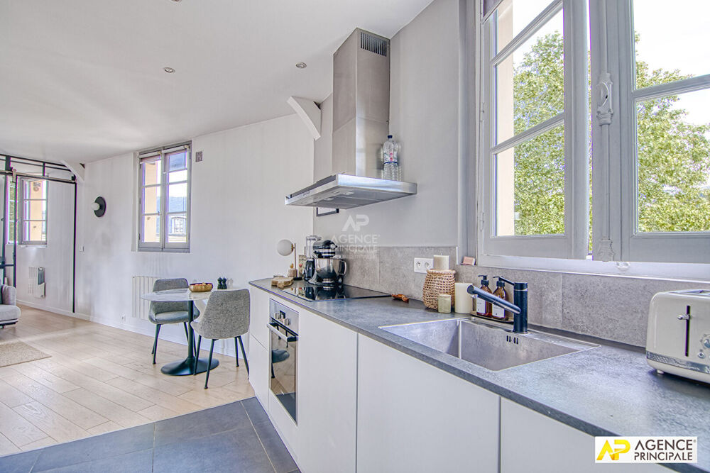 Vente Appartement Versailles Saint-Louis Appartement 3 pièces 51.27 m² carrez situé au 2ème et dernier étage Versailles