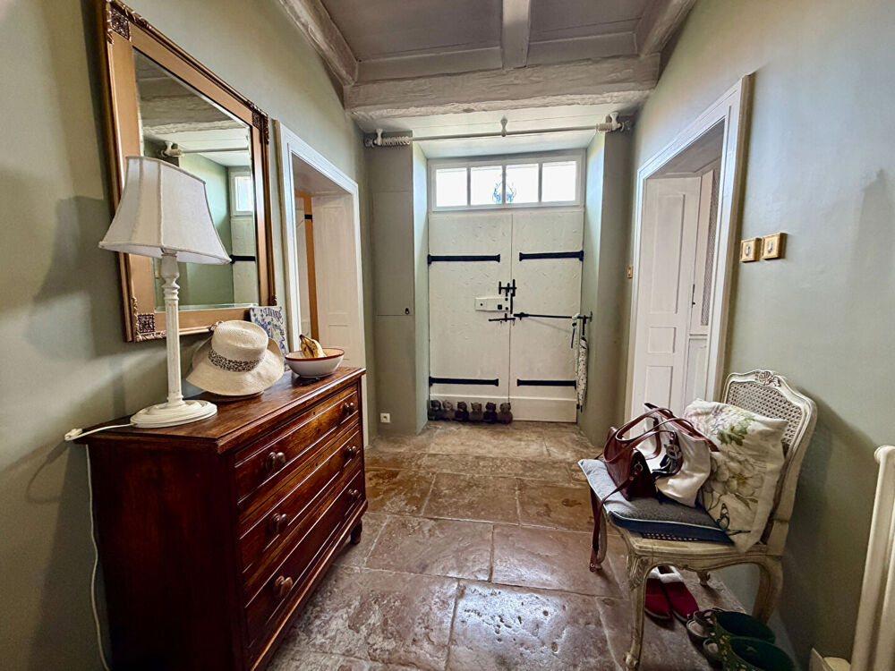 Superbe maison de maître rénovée de 4 chambres avec jardins paysagers, dépendances et maison du XVIIIe siècle à rénover