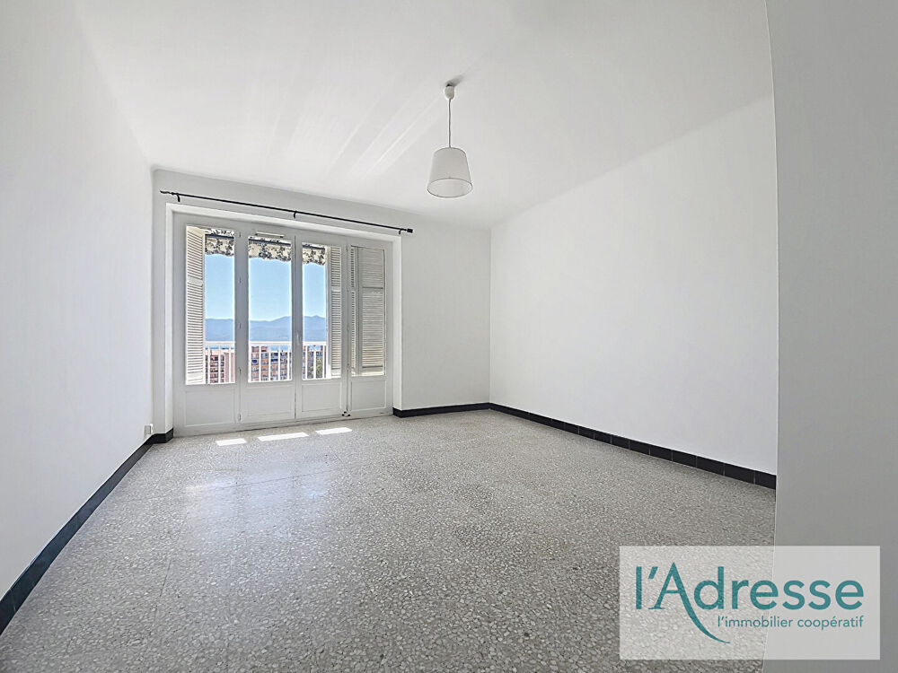 Location Appartement Appartement Ajaccio 3 pièce(s) 84 m2 - Rue Del Pellegrino - vue mer - parking  collectif Ajaccio