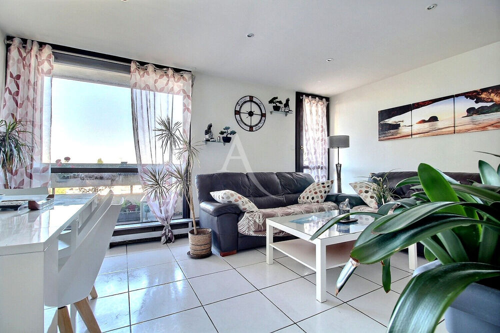 Vente Appartement Appartement dernier étage  Elancourt 3 pièces  - 2 chambres  - 68.4 m2 - Excellent état. Elancourt