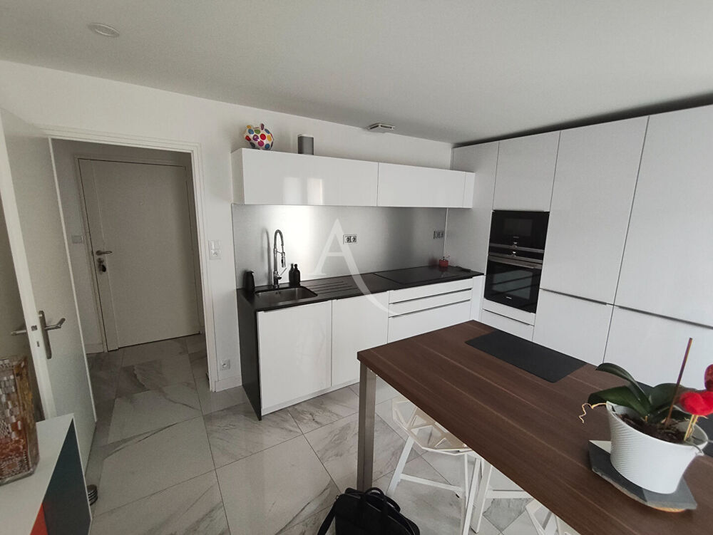 RARE - Hyper centre - Rochefort - Appartement avec ascenseur.