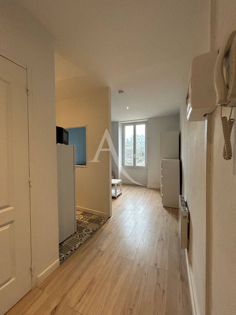 Location Appartement STUDIO MEUBLE - Jonzac Hyper Centre 17.90 m2 Jonzac